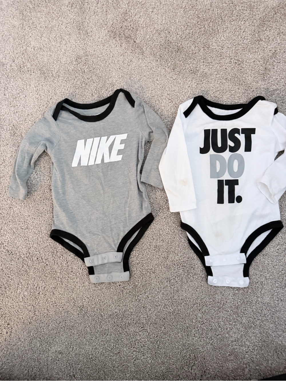 Nike Long-Sleeve Baby Bodysuit Duo – Gray & White with Black Trim